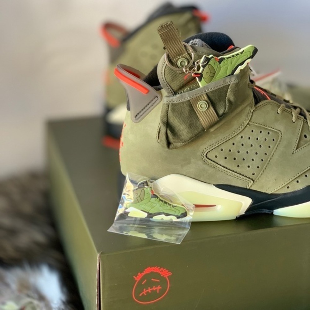 “CacTuS JacK” AJ6 TRAVIS SCOTT KEY CHAINS …
